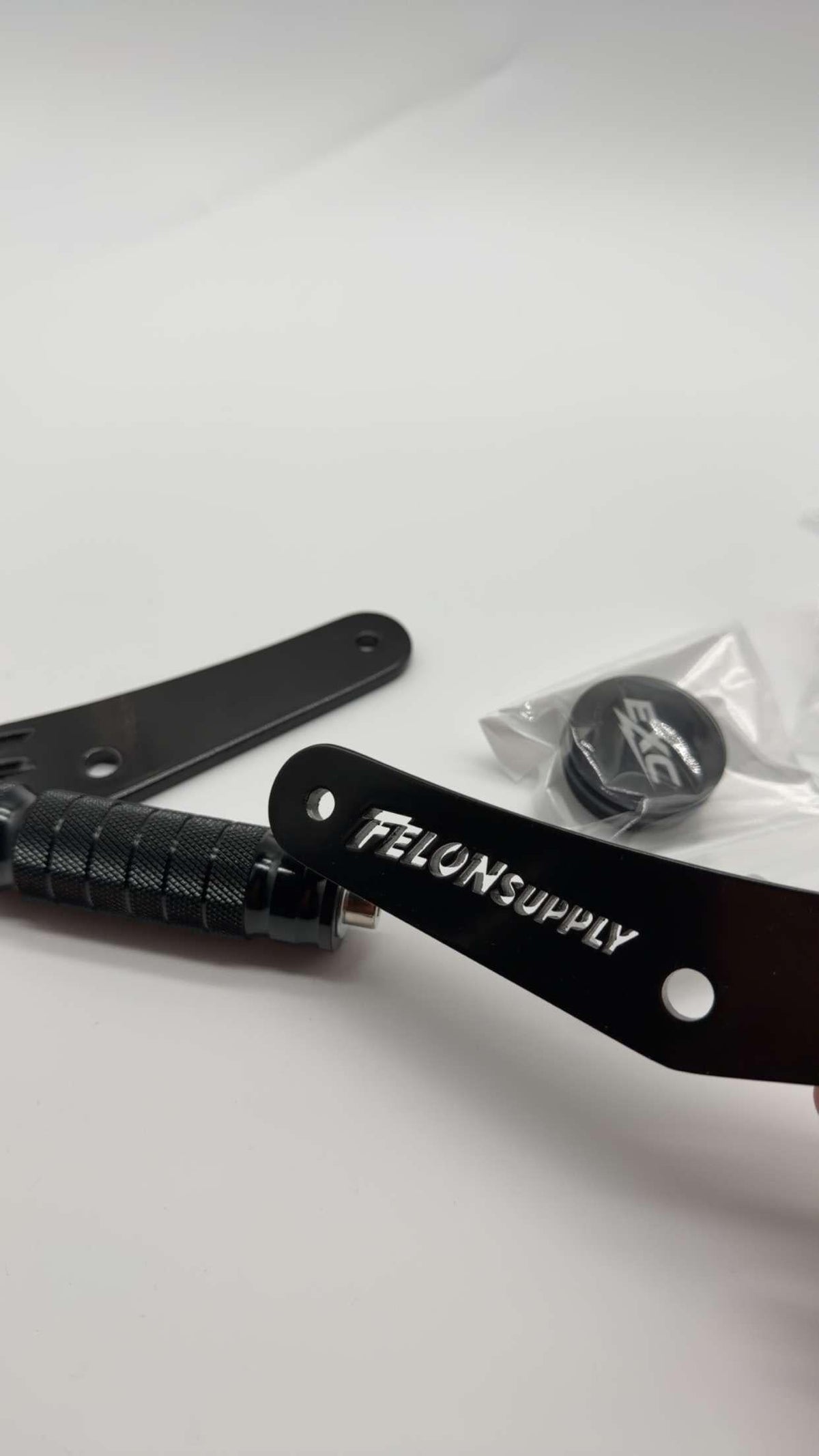 Felon Supply Yozma Foot Lock