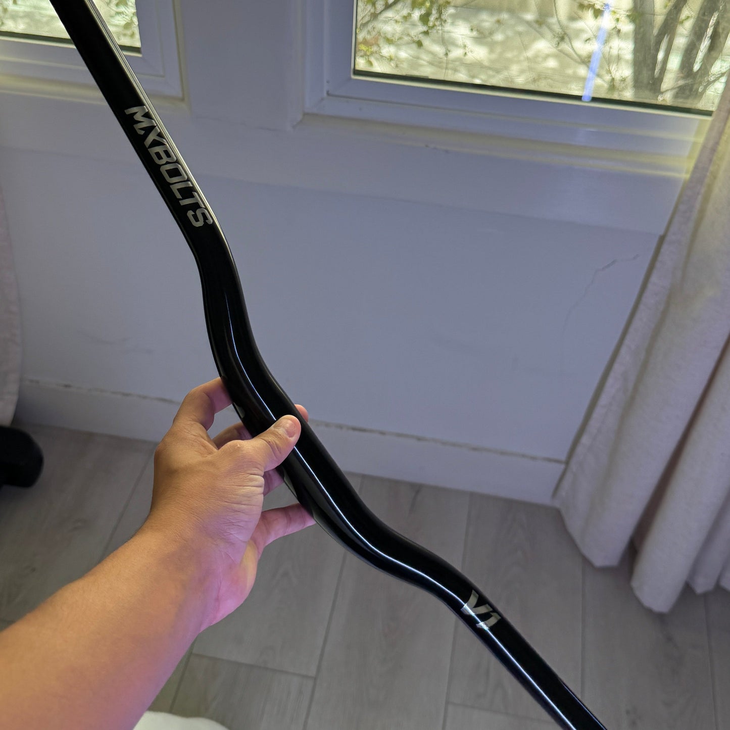 MXBOLTS Gloss Black Handlebar (31.8mm) (COLLECTIVE)