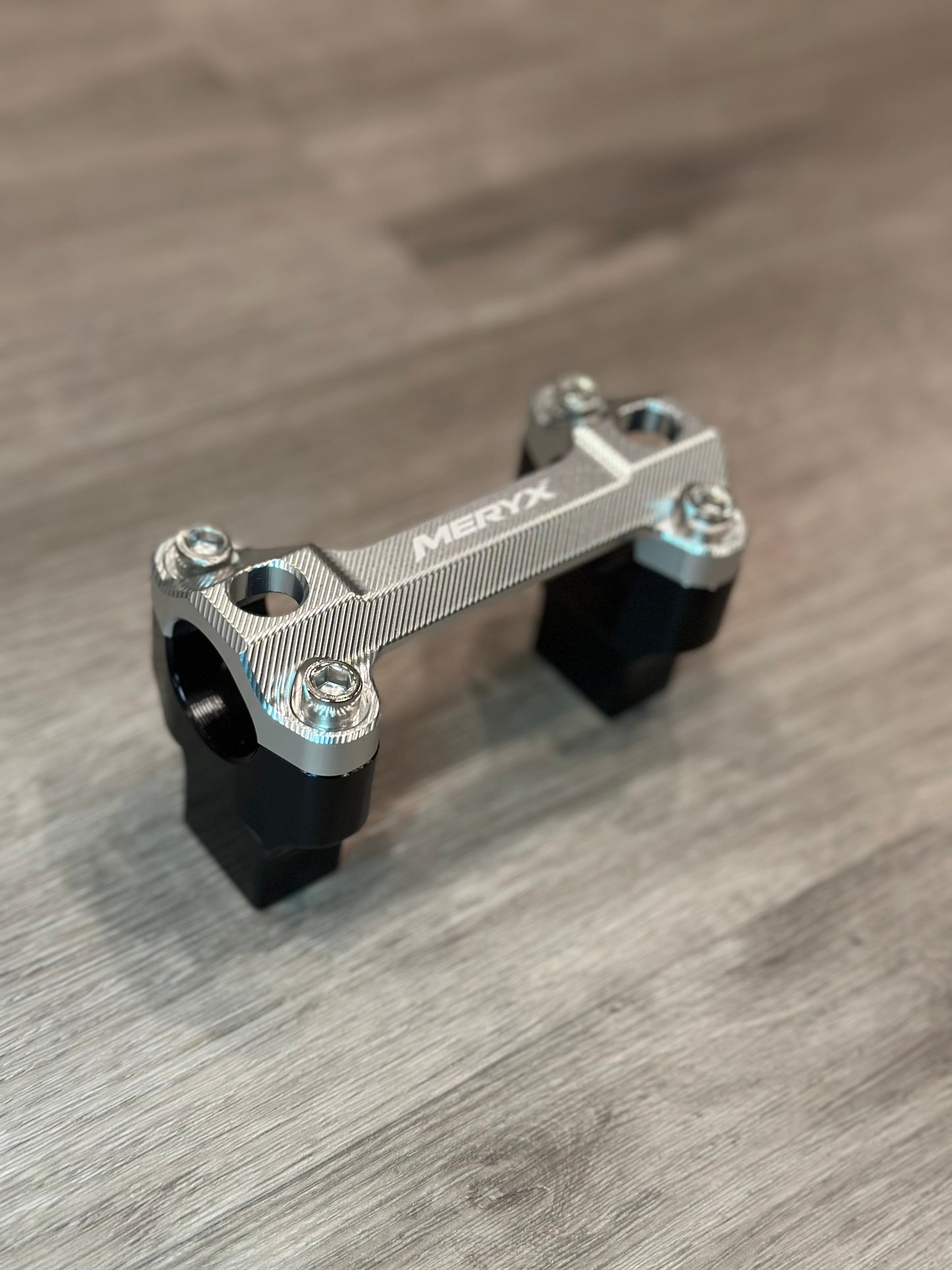 Ultra Bee Bar Mount