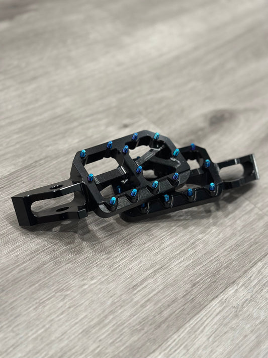 Ultra bee pegs