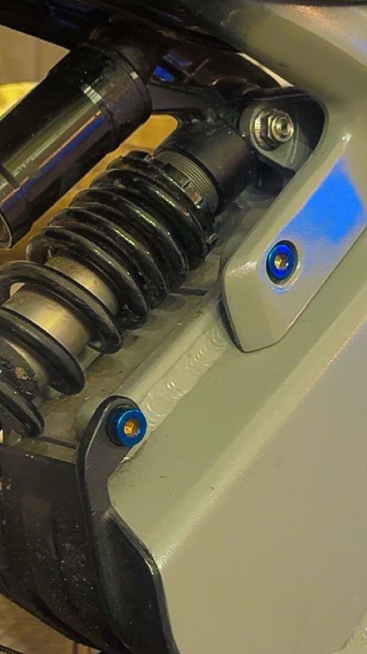 Talaria xxx battery hatch bolts(2pc)