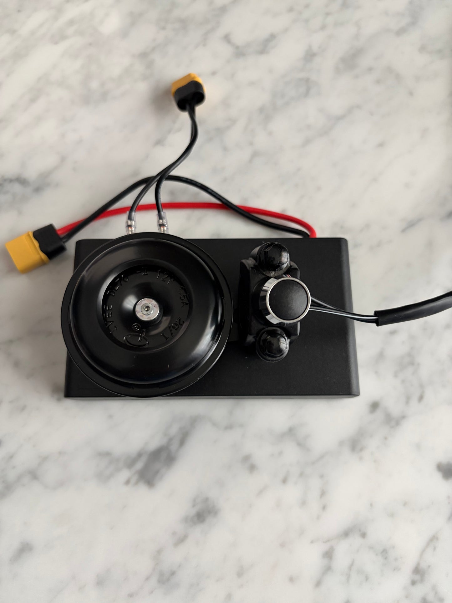 Battery powered horn [comes with a switch] can fit any bike. ( 2 week pre order