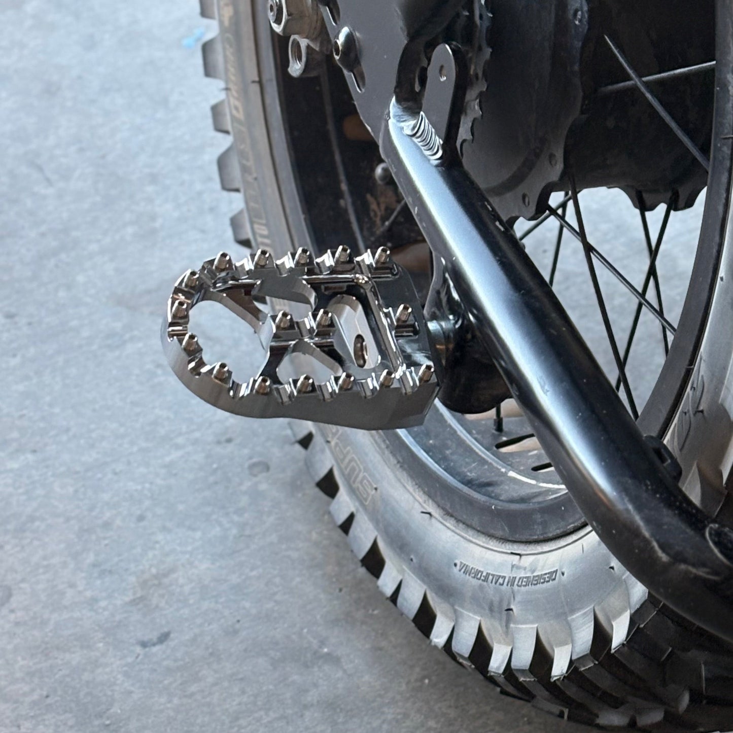 Rear Moto Passenger pegs